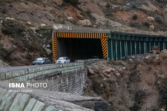 عکس آرشیوی است هراز باز شد اما چالوس مسدود است/ بارش باران در جادههای ۱۳ استان