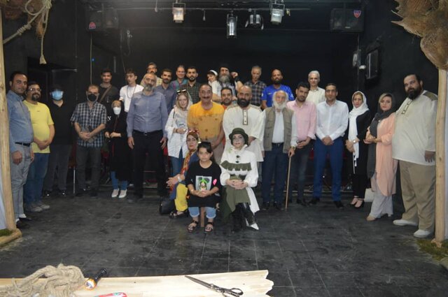 "مارماهی" در محراب به روی صحنه رفت