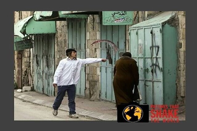 عکسی دلخراش از حمله یه یک زن مسلمان با شراب