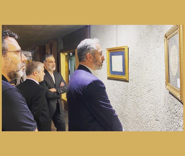 مشبک‌های اکبر صوتی روی دیوارهای برج آزادی