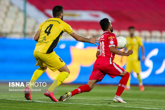 باید قراردادهای بالای ۸ میلیارد را ثبت نکنند / با این ریخت‌وپاش‌ها می‌توان چند ورزشگاه ساخت