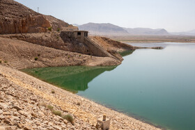 در حداکثر آبگیری طول دریاچه پشت سد به 12 کیلومتر می رسد که گستردگی پهنه آبی پشت سد 15 خرداد به مراتب تبخیر آب در فصل گرم را بیشتر می کند