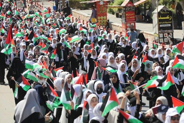 راهپیمایی "پرچم فلسطین" در غزه در پاسخ به راهپیمایی "رقص پرچم‌ها"