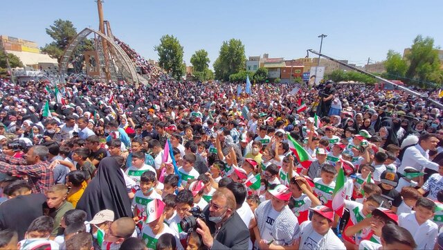 مراسم باشکوه راهپیمایی ۱۵ خرداد در ورامین برگزار شد