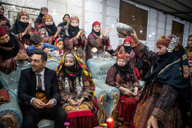 رقص سنتی مراسم حنابندان که تا زمان شاباش دادن داماد ادامه پیدا میکند.