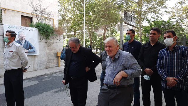 مراسم تشییع پیکر سیدمحمود دعایی از موسسه اطلاعات در حال برگزاری است