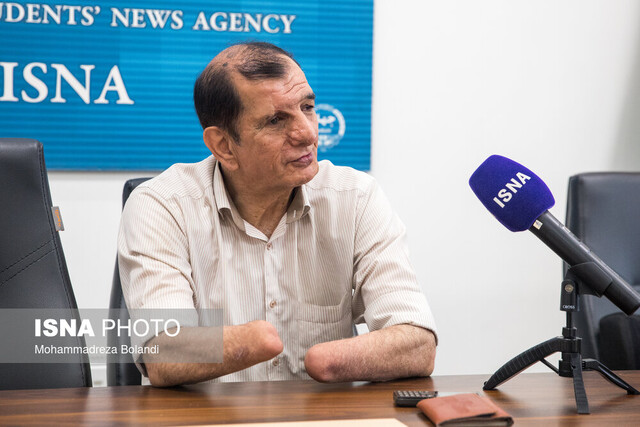 مرد ناشناس در جشن قهرمانی استقلال که بود؟