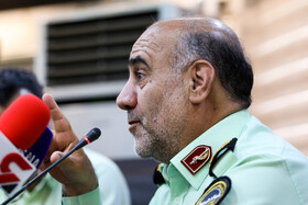 نشست خبری سردار رحیمی فرمانده انتظامی تهران بزرگ در ارتباط با دستگیری سارقان صندوقهای اجارهای بانک ملی
