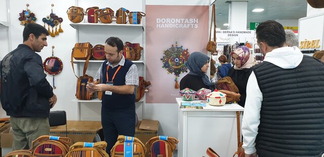 نمایشگاه بینالمللی صنایعدستی-ترکیه گفتگوی کوتاه با مصطفی اسمعیلی دزفولی فعال حوزه صنایعدستی به مناسبت روز جهانی صنایعدستی