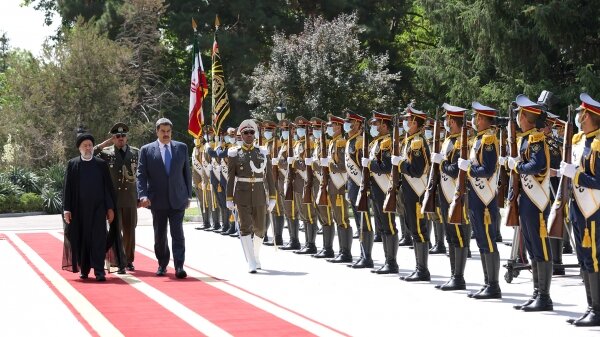 عزم رئیسی و مادورو بر ارتقای روابط راهبردی عزم رئیسی و مادورو بر ارتقای روابط راهبردی