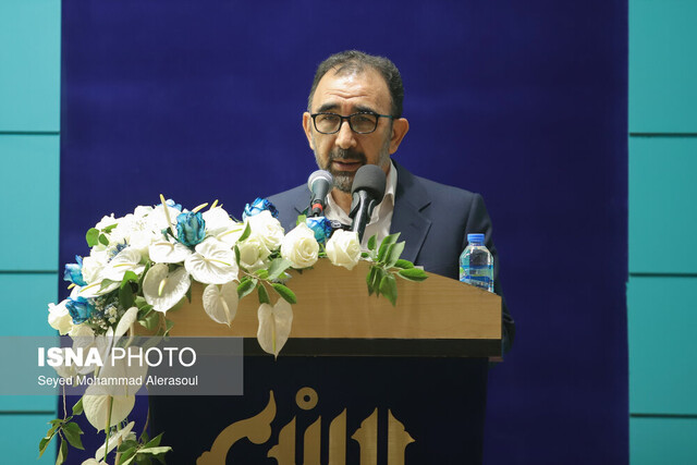 عکس از آرشیو محوریت اصلی سفر به مشهد حرم امام رضا(ع) است