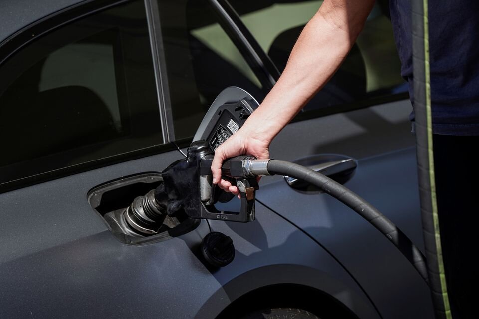 بنزین در سرزمین‌های اشغالی به بالاترین قیمت ۱۸ ماهه صعود کرد