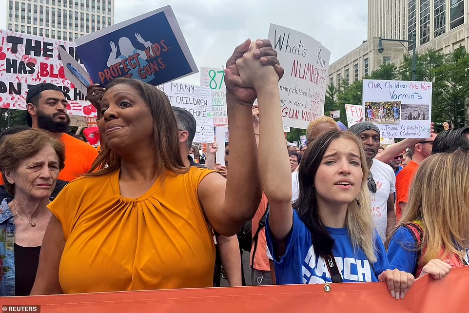 تظاهرات گسترده آمریکاییها در اعتراض به قوانین سلاح