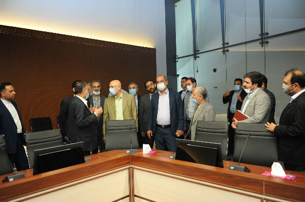 بازدید وزیر علوم از پروژههای آماده بهره برداری دانشگاه علم و صنعت