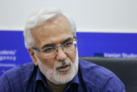 یک استاد دانشگاه: هر چه کنشگری سیاسی دانشجویان کم شود، آسیب‌های اجتماعی بیشتر خواهد شد