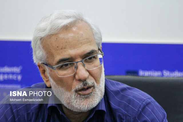 یک استاد دانشگاه: هر چه کنشگری سیاسی دانشجویان کم شود، آسیب‌های اجتماعی بیشتر خواهد شد