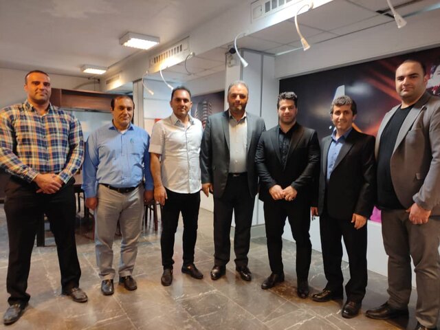 بازدید انوشیروانی از اردوی نوجوانان و سالنهای وزنهبرداری بازدید انوشیروانی از اردوی نوجوانان و سالنهای وزنهبرداری