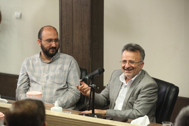 بچه بودم که جواد محتشمیان در تلویزیون حضور داشت