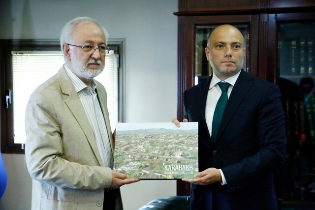  دیدار وزیر فرهنگ جمهوری آذربایجان با رئیس کتابخانه ملی ایران 