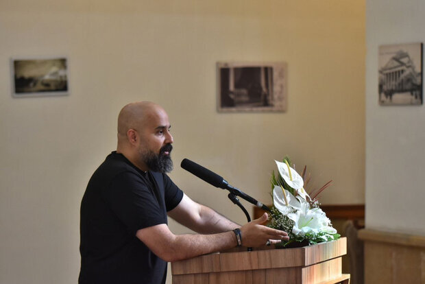 هنرمند برای قدردانی از مردم وظیفه دارد صدای آنها باشد