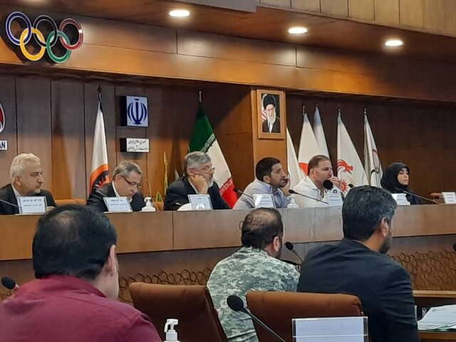 درگیری لفظی دبیر و پولادگر در مجمع کشتی/ معاون وزیر از جلسه قهر کرد و رفت درگیری لفظی دبیر و پولادگر در مجمع کشتی/ معاون وزیر از جلسه قهر کرد و رفت