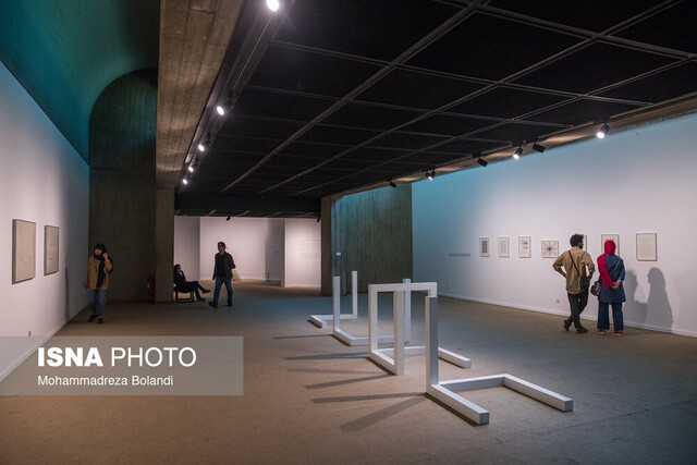 ژست های اینستاگرامی در کنار اثر هنری؛ آری یا خیر