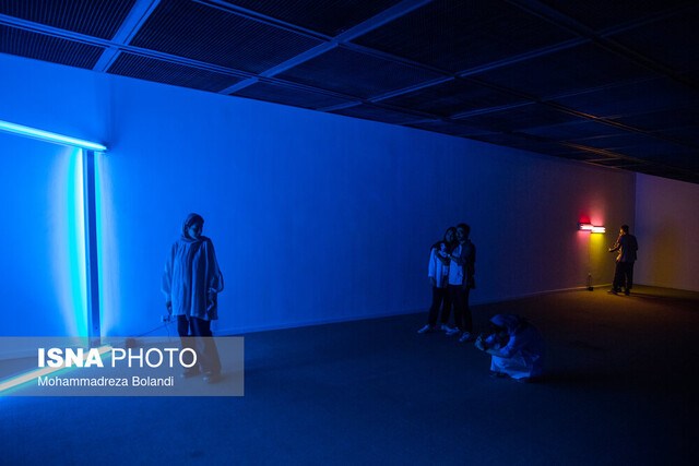 ژست های اینستاگرامی در کنار اثر هنری؛ آری یا خیر