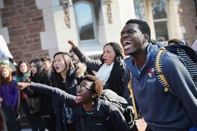 ورود آسیایی‌ها و سفید پوستان ممنوع!