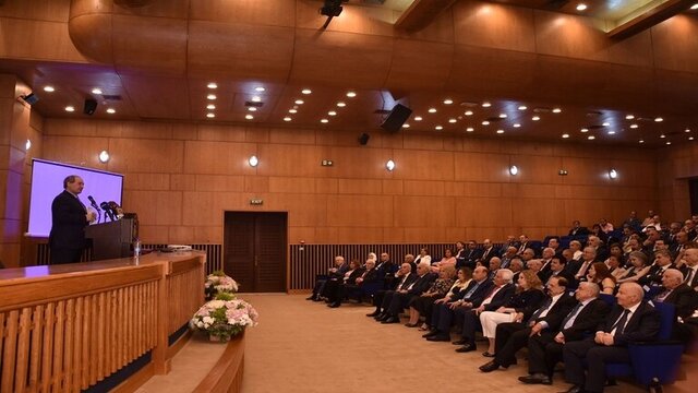 المقداد: دشمنان سوریه موفق به منزوی کردن آن نشدند