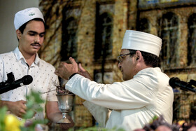 در پایانِ خوانشِ اوستا در این گهنبار، موادِ خوشبو مانند اسفند، لوبان، کندر و گیاهانی که بوی خوش دارد، سوزانده می‌شوند. 
چون این سفره مجموعه‌ای از آفرینش‌های گیاهی خداوند است، آفرینش‌هایی که طعم و بوی خوش دارند، طعم خوش را با چشیدن مهمانان و بوی خوش را با بوییدن حس می‌کنند.