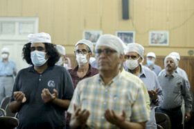 نخستین بنیانگذار گاهنبار را جمشید می‌دانند، یکی از پادشاه پیشدادیان.گاهنبارها با کشاورزی و دامداری و زندگی کشاورزی پیوند بنیادین دارند. از ابتدا گاهنبار در آغاز جشن کشاورزی برگزار می‌شده است و هر کدام از گاهنبارها، برابر با زمانی است که دگرگونی‌های بنیادین برای کشاورزان رخ می‌دهد و این دگرگونی‌ها با خود جشن و شادی می‌آورد.