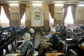 آیین «گهنبار زرتشتی» معمولا در میانه‌های تابستان برگزار می‌شود، این آیین را نماد آفرینش آب می‌دانند و در آن محصولات گیاهی سر سفره قرار داده می‌شود و موبد در هنگام نیایش برخی از آن‌ها را تبرکا پاک می‌کند تا بعد از مراسم مهمانان استفاده کنند.