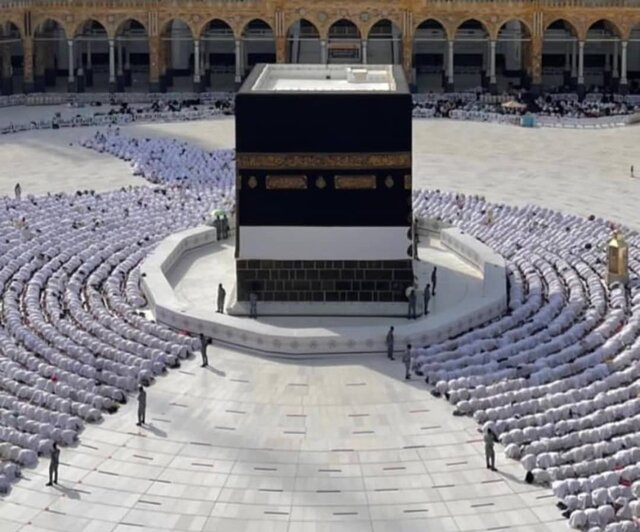 به کعبه دست نزنید!