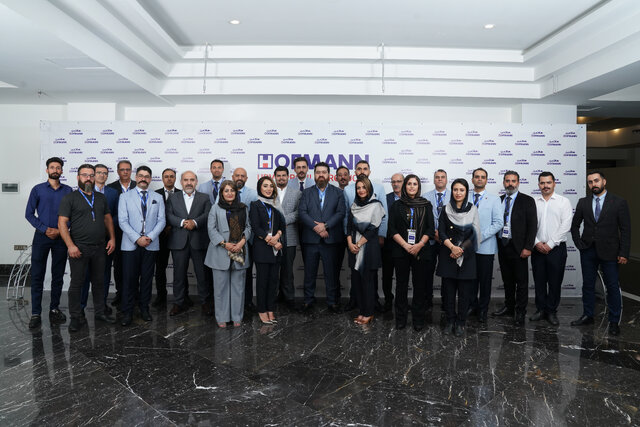 رونمایی از محصولات جدید در جشن ۱۷ سالگی خانوادهی بزرگ هافمن