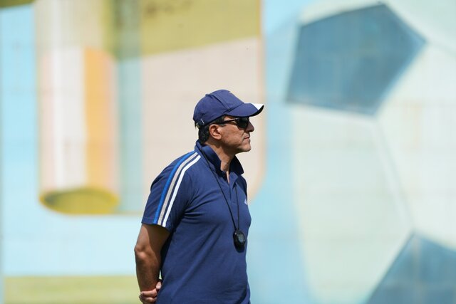 وضعیت عجیب لباس تیمهای ملی فوتبال!