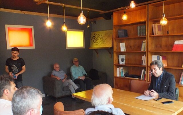 نشر شعر را رها کنید