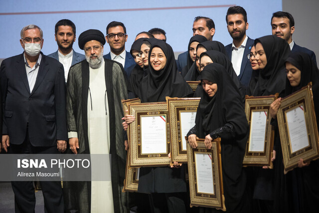 اعضای هیئت علمی و دانشجویان نمونه کشوری معرفی و تجلیل شدند