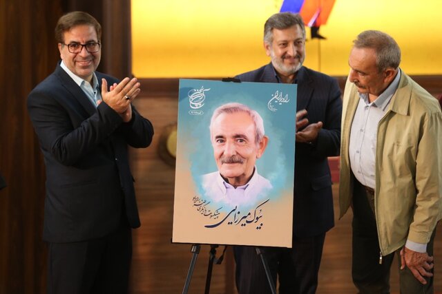 حداد عادل: با ما شوخی کنید ولی زبان فارسی را جدی بگیرید