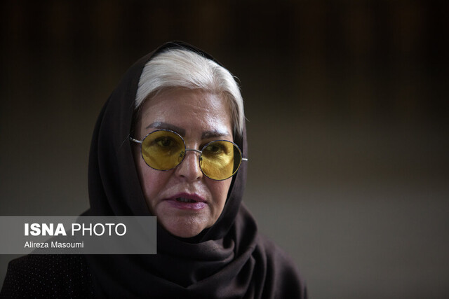 اکرم محمدی:  با قضاوت کردن به جان یکدیگر نیفتیم اکرم محمدی:  با قضاوت کردن به جان یکدیگر نیفتیم