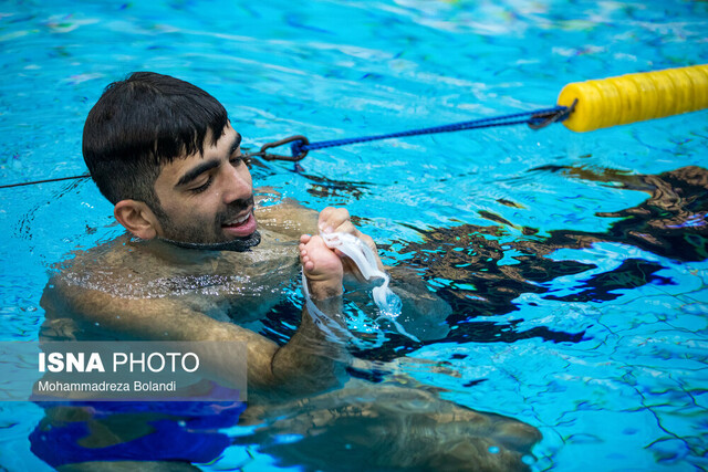 ایزدیار: در بچگی از آب میترسیدم/ ۶ طلایم را به پرسپولیس تقدیم کردم!