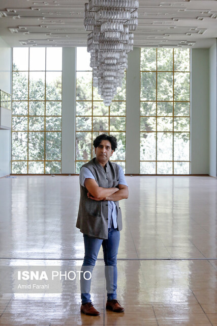 از آلمان به ایران آمده تا ارکستر سمفونیک را هدایت کند