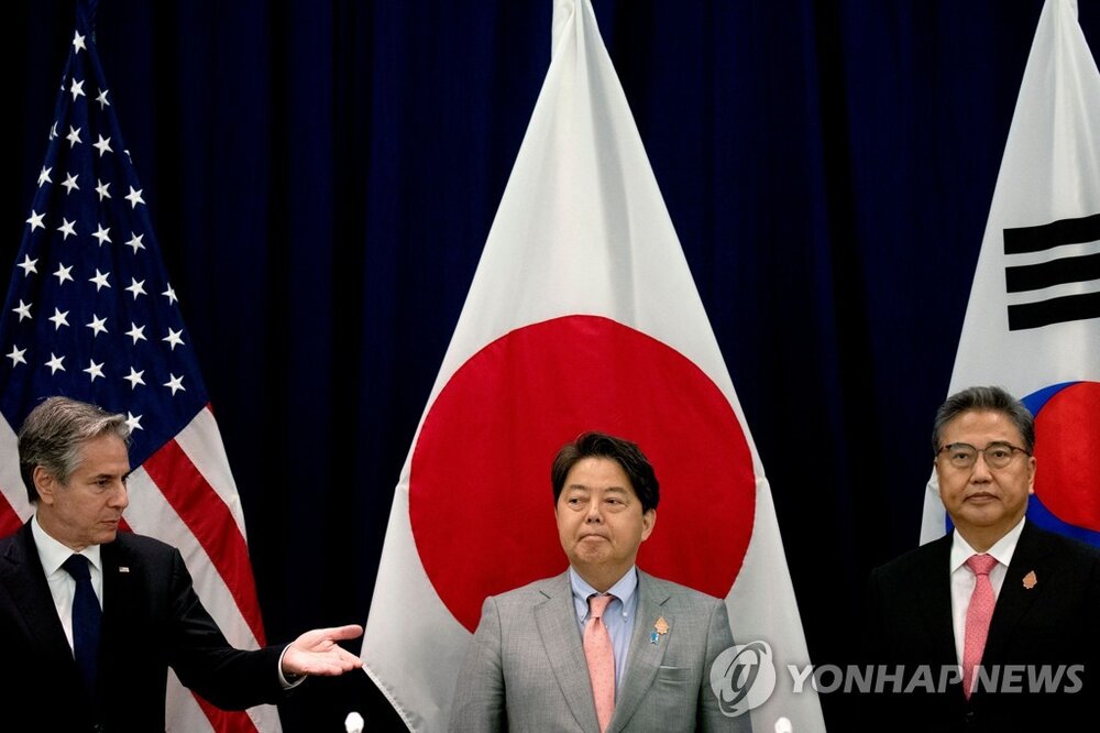 نشست سه‌جانبه وزیران خارجه کره جنوبی، آمریکا و ژاپن در بالی