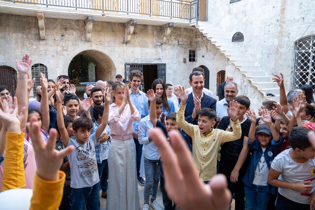 اولین بازدید بشار اسد و همسرش از حلب پس از آزادسازی