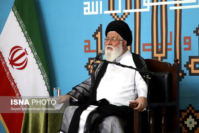 عکس آرشیوی است اگر اسلام را قبول ندارید بدانید که پوشش یک رسم ایرانی است