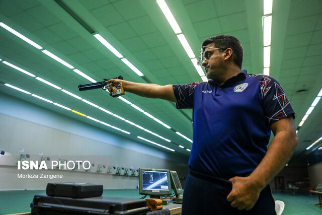 میگویند ۱۷ میلیارد و یک آپارتمان در پاسداران گرفتهام!/ اولین پرستاری بودم که به سوریه رفت