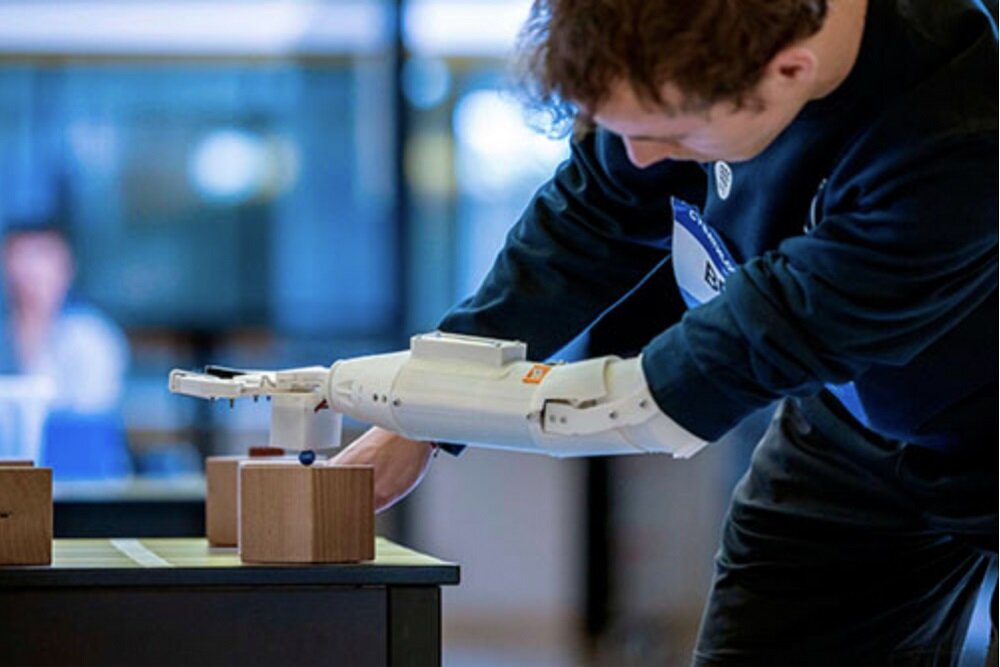 ساخت یک بازوی رباتیک سه‌بعدی کاربردی توسط دانشجویان اسپانیایی