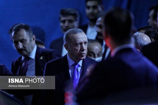 آرشیو  اردوغان: روسیه و ایران در مبارزه با گروه های تروریستی در کنار ترکیه باشند