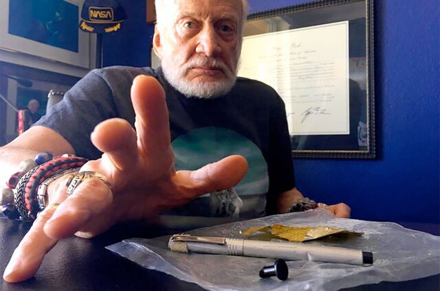 حراج یادگاریهایی ارزشمند از اولین سفر انسان به ماه