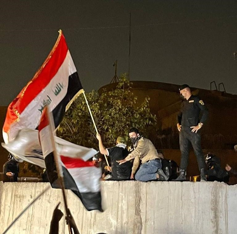 ادامه تظاهرات عراقیها در محکومیت حمله به دهوک