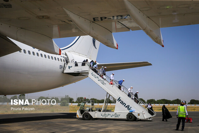 عکس تزئینی است بازگشت اولین گروه از زائران حج تمتع کردستان